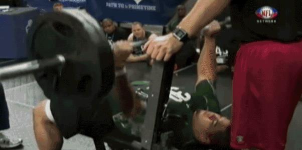 羽毛球是如何扣杀的（羽毛球扣杀不出暴力的球，多半是动作流程不正确，六个步骤不能少）