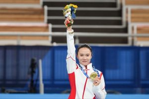 08年金镶玉奖牌多少钱（东京奥运金牌掉皮？哪届奥运金牌最值钱？为何金镶玉只能排第10？）-华海博客