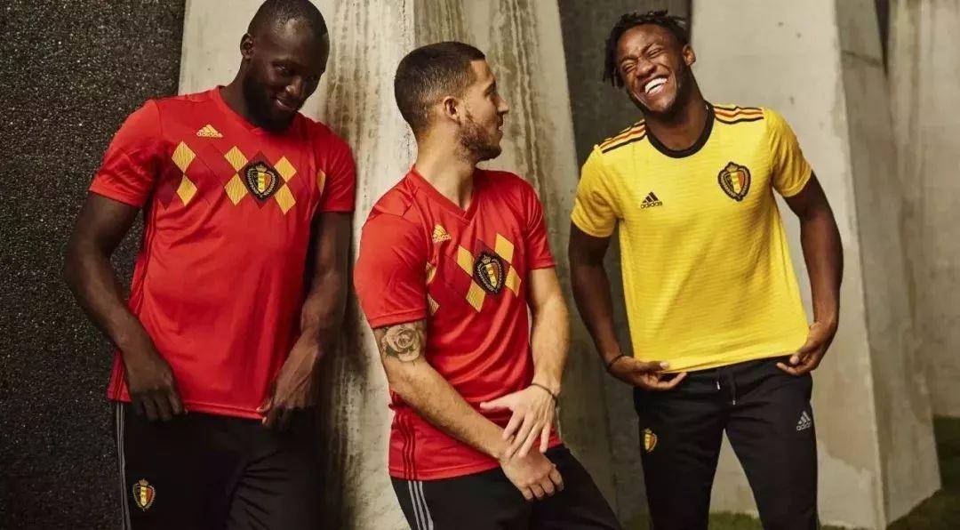 法国队1994世界杯球衣合影（世界杯经典球衣图鉴 哪一件是你的青春？）