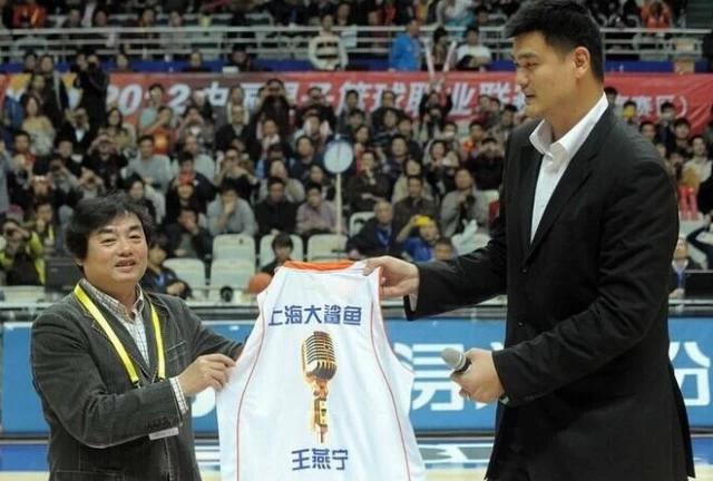 pptv篮球解说王（短暂停，结束了！王燕宁张大维传奇回归解说席）