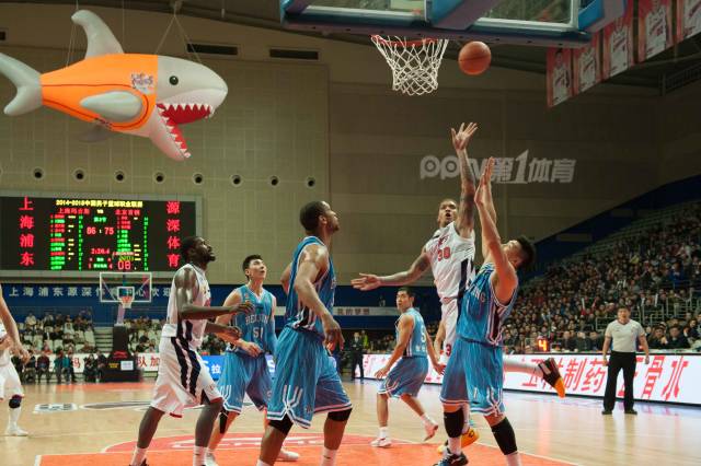 pptv篮球解说王（重磅！姚明助阵传奇回归 王燕宁短暂停结束了）