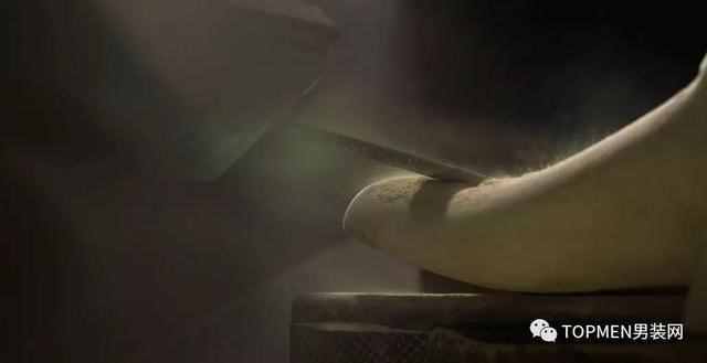 皮鞋网上买什么牌子好（男皮鞋买什么牌子好）