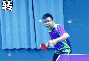 乒乓球怎么发旋转球（学会这招发球，同样的动作发两种旋转的球，不信你的对手不上当）