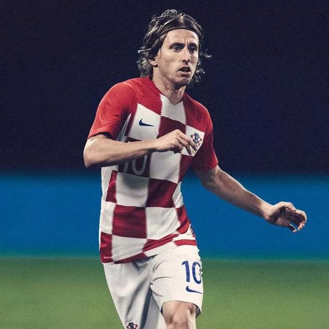 法国队1994世界杯球衣合影（世界杯经典球衣图鉴 哪一件是你的青春？）