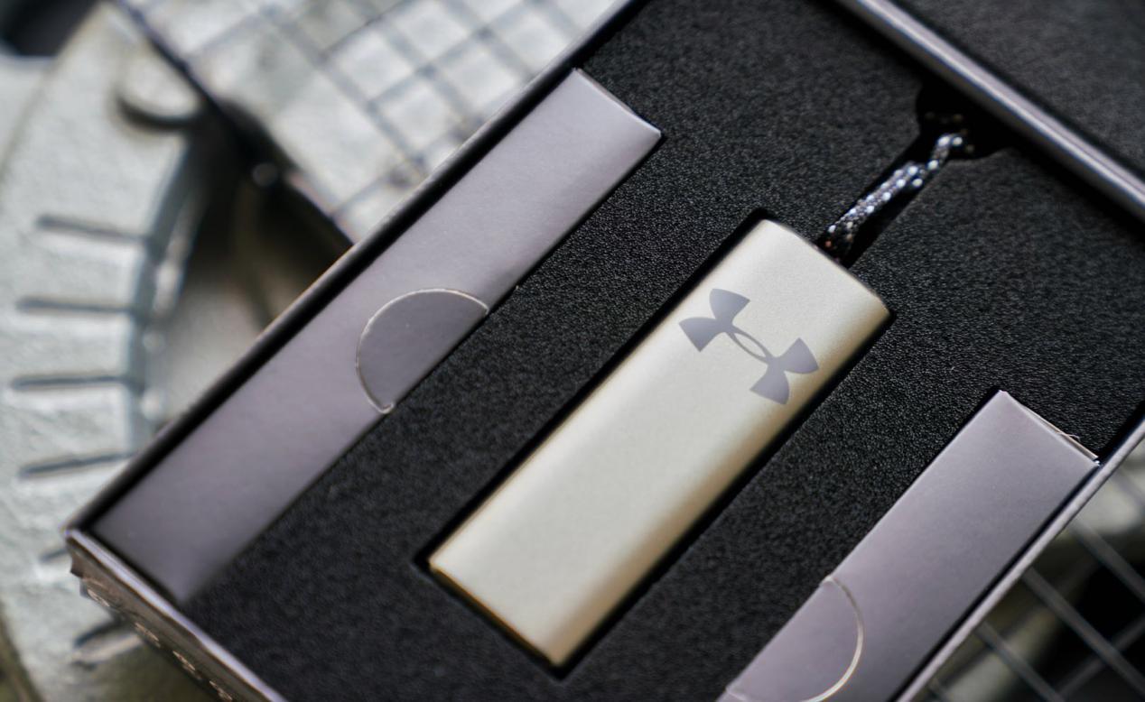 安德玛的篮球手感好吗(用过JBL耳机后,才知道在运动领域BOSE和B&O原来只是个弟弟)