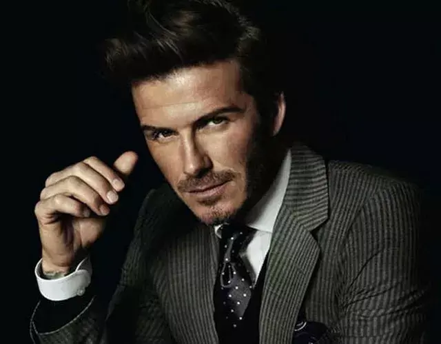 小贝离婚是真是假(小贝出轨致离婚?发言人称是无稽之谈!点评:谣言止于智者)