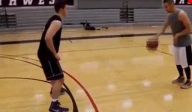 篮球组合动作(晃遍无数人!这是莫兰特罗斯最爱用的过人招式)