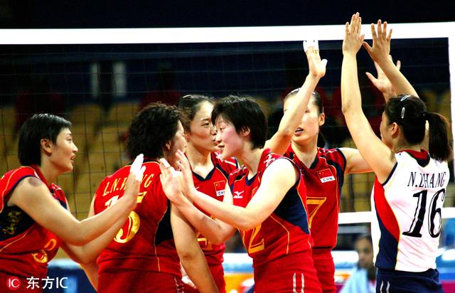 历届中国女排夺冠(回顾中国女排军团三次奥运登巅峰! 感动中国曾9夺世界冠军)