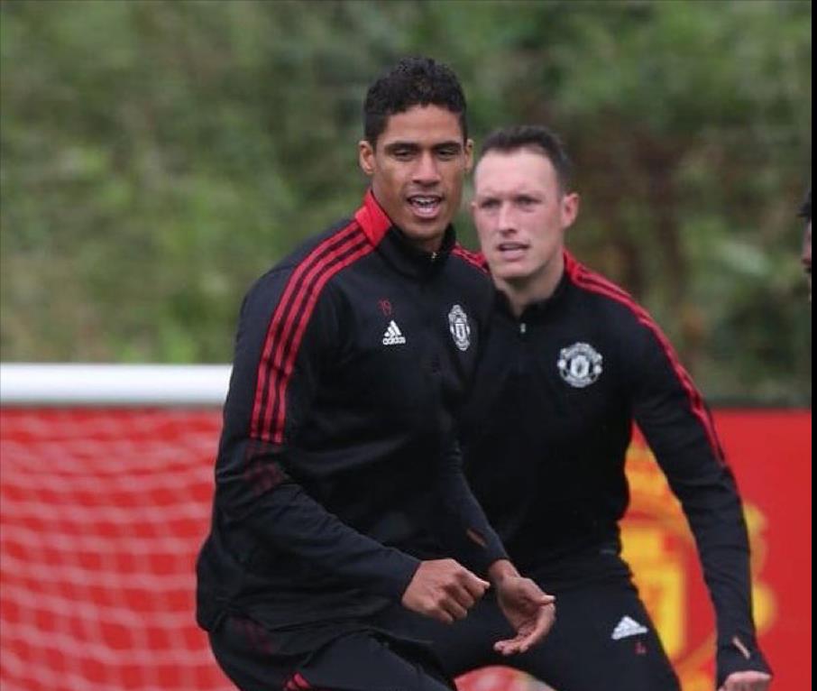 曼联阵容2021球员名单及号码（曼联公布新赛季英超大名单：琼斯挤上末班车，避免直接半年没球踢）