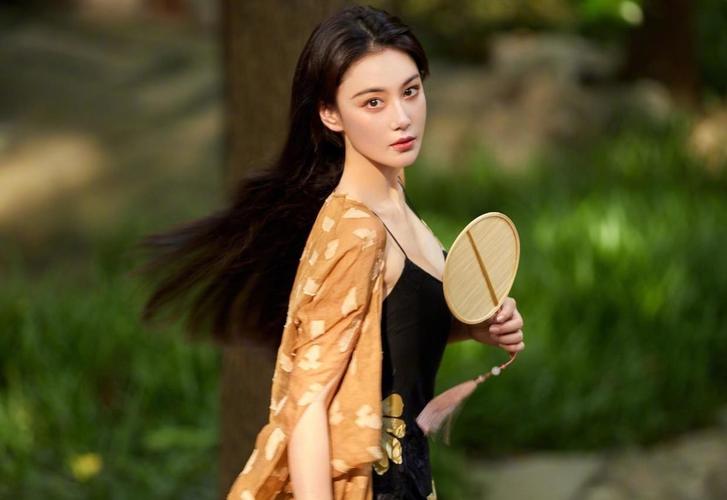 中国女星世界杯（“一嫁改命”张馨予，从“全网黑”到“最美军嫂”，她经历了什么）