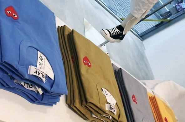 来香港买什么牌子的衣服（香港买钻石什么牌子好）