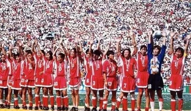 99年世界杯中国女足主力阵容（铿锵玫瑰请回答1999：如果那一年，我们拿了冠军呢？）