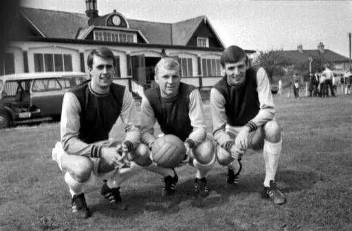 足球是什么样子（足球原来是这个样子的 向不规则的“鞠”致敬！）