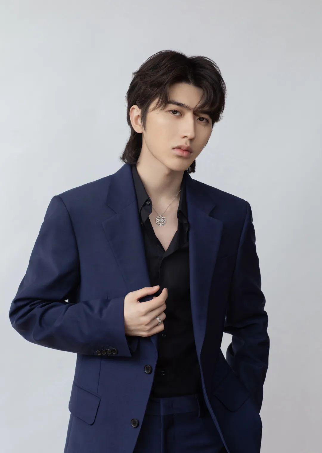 nba推广大使蔡徐坤（蔡徐坤回应被前公司“讨钱”，称并非最终结果，网友纷纷为其说话）