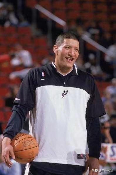 中途被裁的球员能拿到多少薪水（姚明打NBA挣了五个亿？盘点NBA的六位中国球员工资到底有多少）