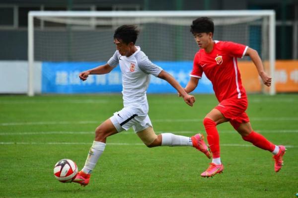 踢足球怎样高中（中国青少年足球联赛参赛队伍结构日趋多样）