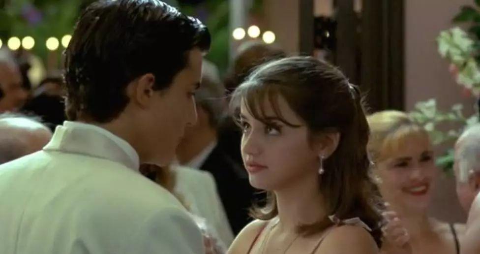 有地狱1980年由(恐怖片导演才是选美界的祖师爷!这些恐怖片女主一个比一个惊艳)