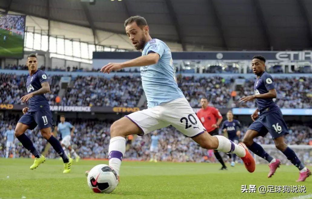 c罗有三冠王吗（恭喜！34岁C罗又获1大奖，1.26亿巨星和三冠王功臣陪跑）