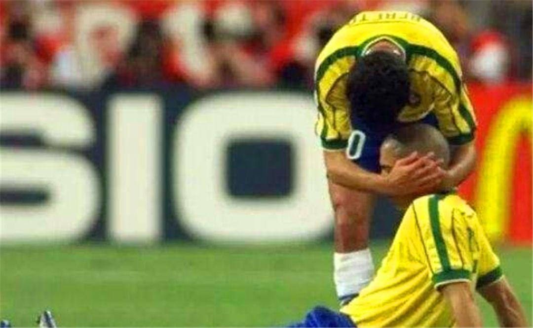 足球98年世界杯决赛(回顾98年世界杯决赛,罗纳尔多千古之谜,齐达内闪耀法兰西)