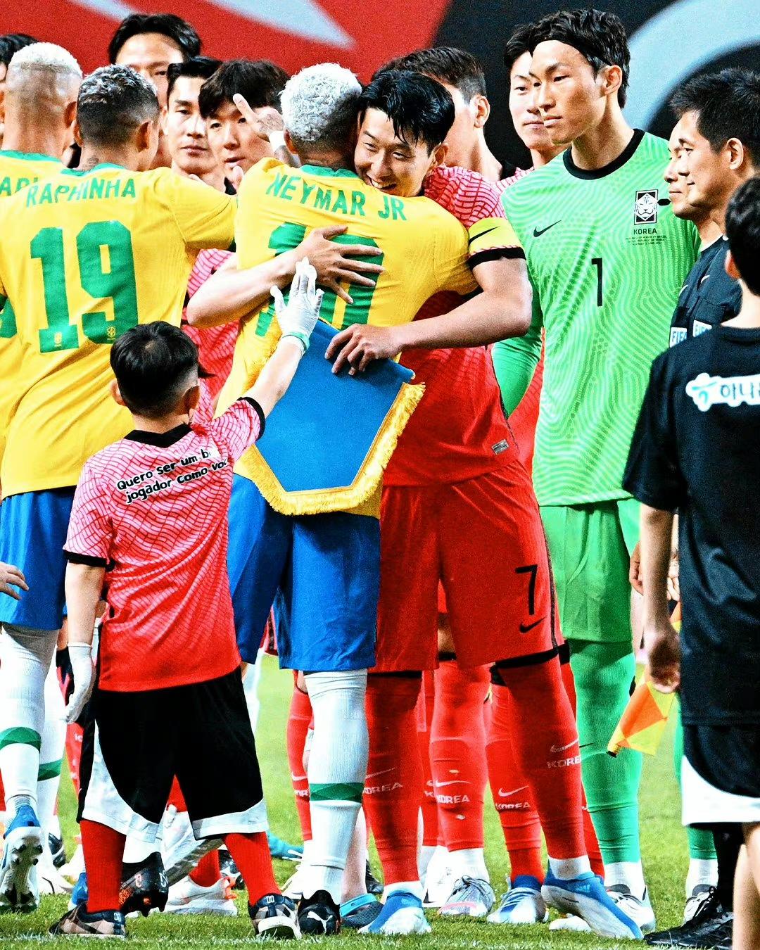 韩国世界杯足球场（巴西5：1韩国，桑巴舞步晃晕太极虎！差距巨大，英超金靴带不动）