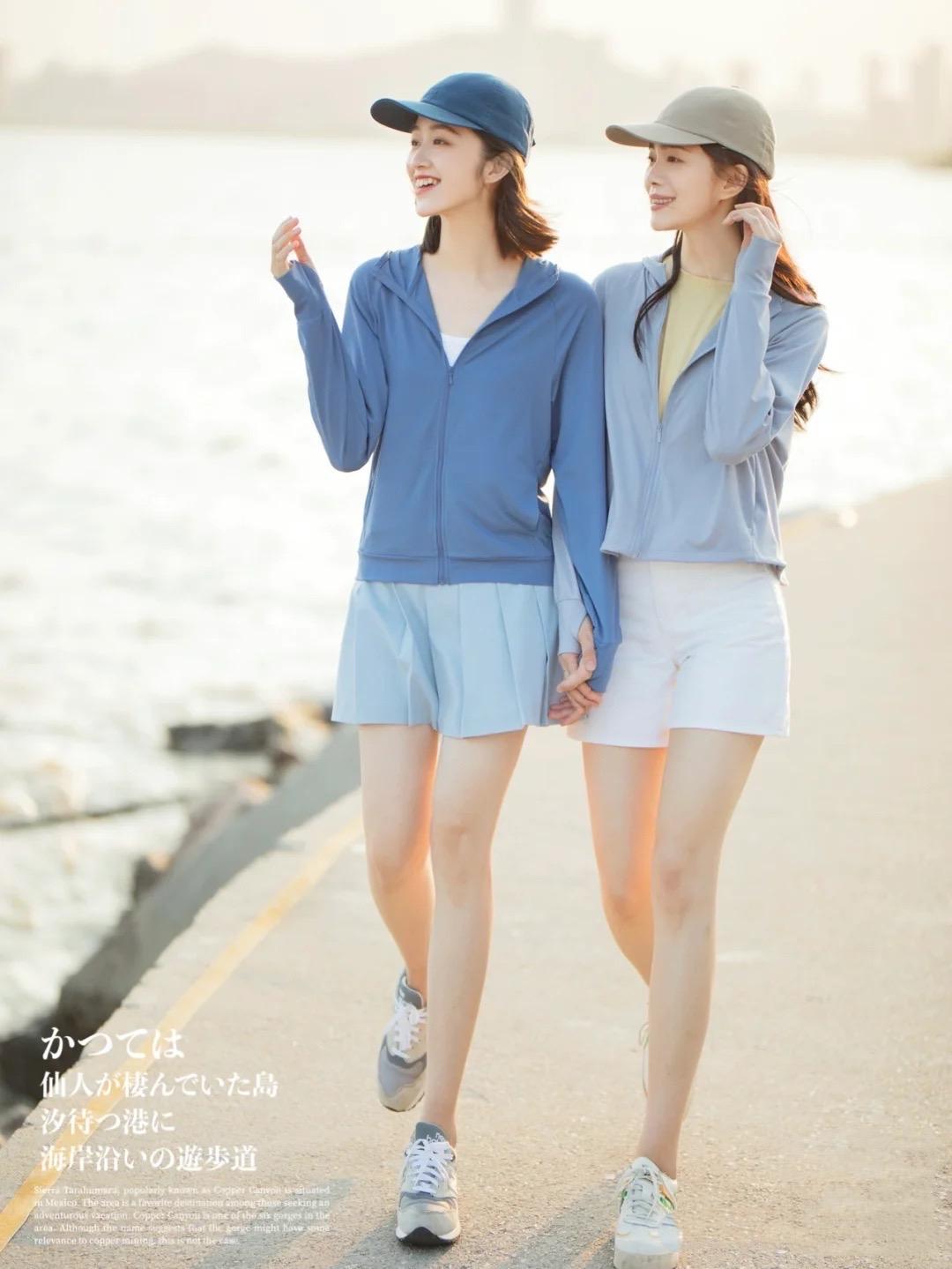 两品牌多款式混着穿（夏天怎么穿更时髦？看着两位小姐姐的穿搭就够了，精致优雅很体面）