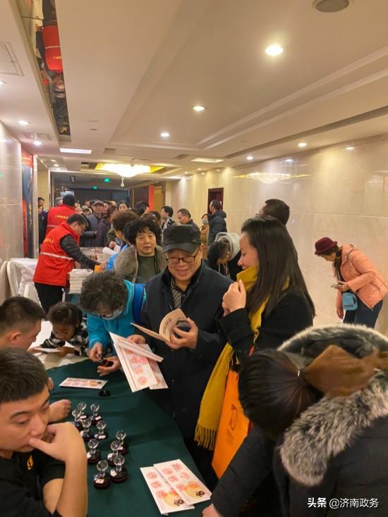 福娃全套大版票要多少钱（咱济南人韩美林设计的“鼠票”今亮相！78元的大版票网上炒出600元高价！）