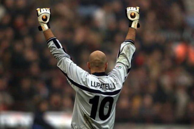 新到皇马的拉斯迪亚拉穿几号球衣(都想当核心,从后腰到门将,这些防守球员都穿过10号球衣)