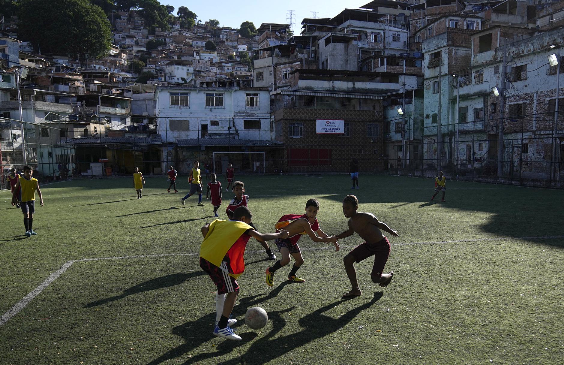 足球世界杯巴西vs西班牙(1938:世界杯与现代巴西)