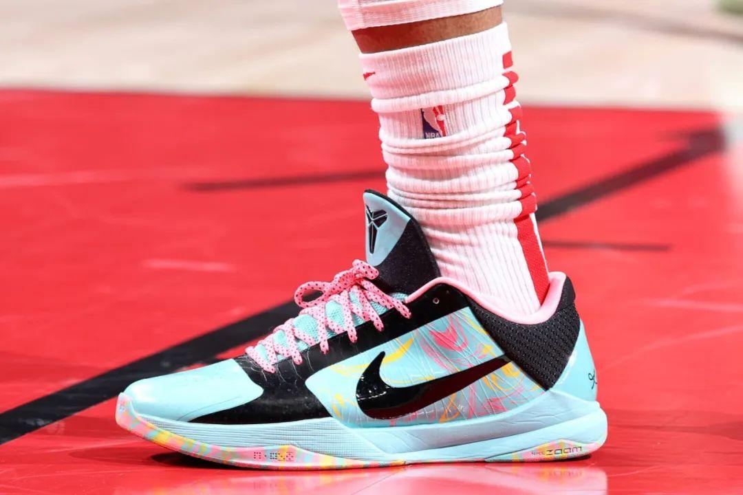 耐克篮球鞋都有哪些明星款(莫兰特、维金斯NBA明星球员季后赛穿了哪些Nike乔丹篮球鞋?)