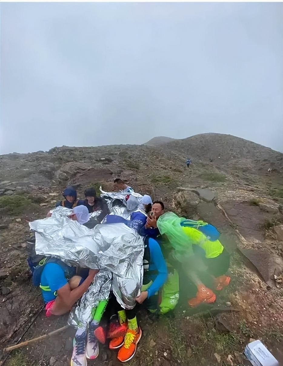 他为了冠军做出哪些牺牲（他被日本冠军称为英雄，21年却因跑马拉松遇难，2岁女儿替父领奖）