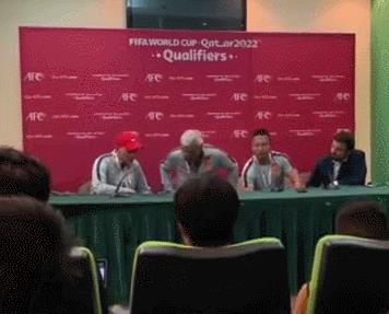 乌龙球怕是中国队进的最多了吧（国足“乌龙球”踢进自家球门，里皮愤然辞职，中国足球真没戏了？）