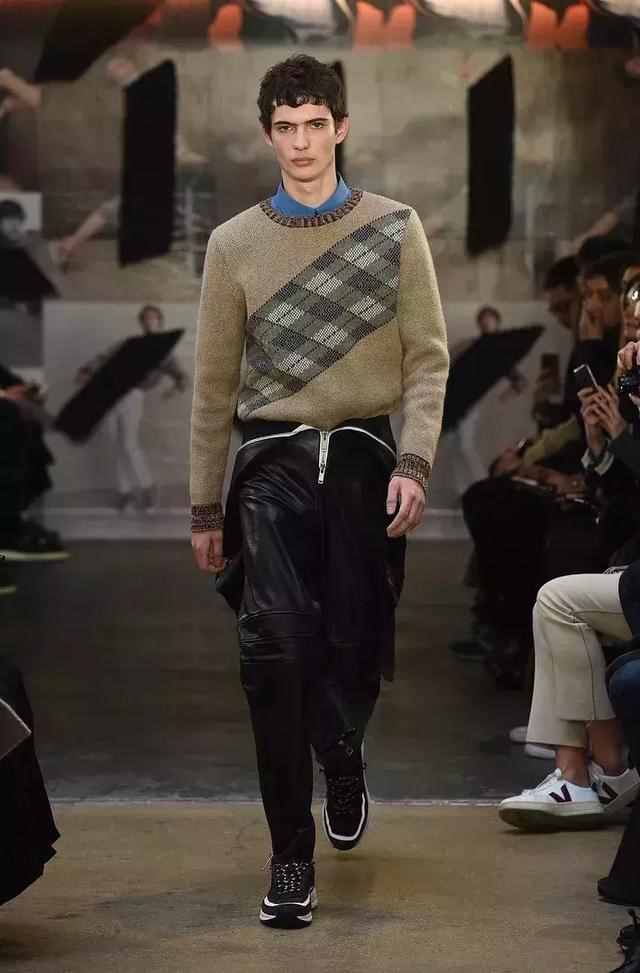 买毛衣什么牌子好（毛衣买什么牌子的好点）