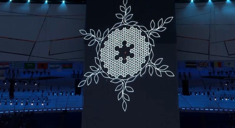 火炬的火是真火吗（意外惊喜！点火仪式前所未有，创意新颖像是提前告诉你答案）