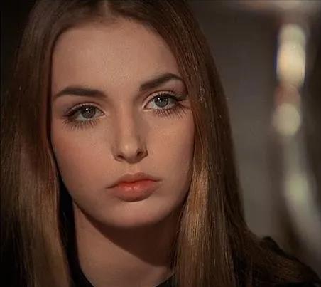 有地狱1980年由(恐怖片导演才是选美界的祖师爷!这些恐怖片女主一个比一个惊艳)