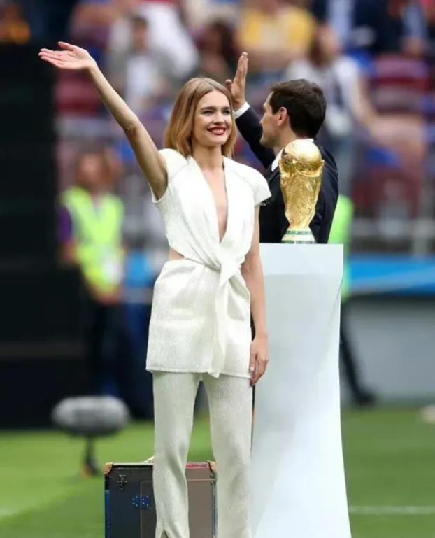 巴西世界杯开幕式模特(盘点各国“国宝级”超模,吉娘娘正和老公闹离婚,水果娜不敢现身)