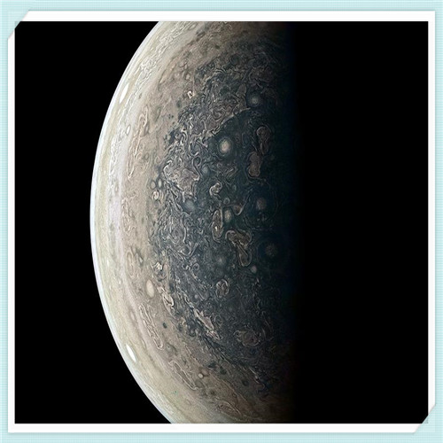 雨点密集地喧嚷着（风将银色的雨幕斜挂起来仿写句子）