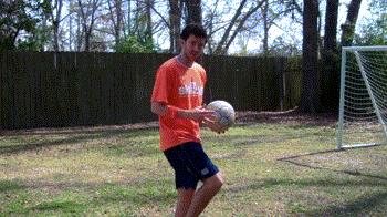 足球颠球的部位有多少种（你大腿颠球不超过5个！那是因为你还没看这篇文章）