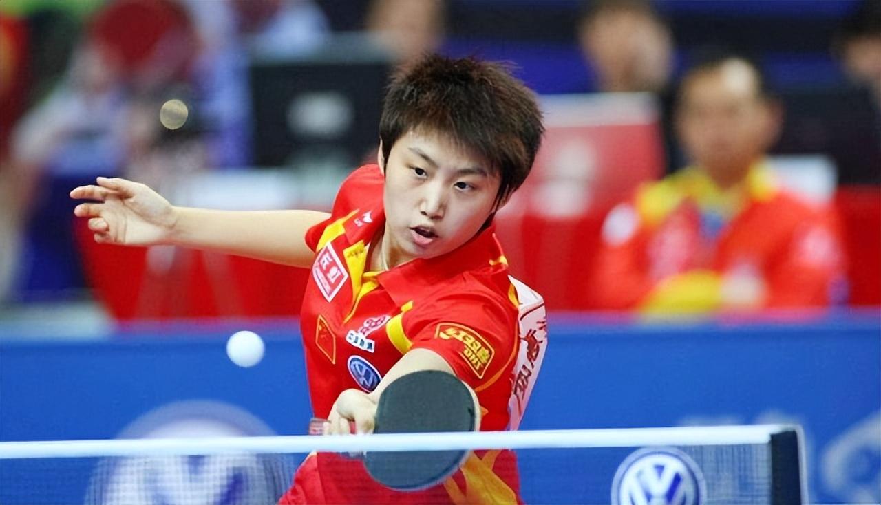 侯英超前女友李楠施之皓（施之皓近况：二婚娶弟子李楠，赴巴新执教，如今面容尽显苍老之态）