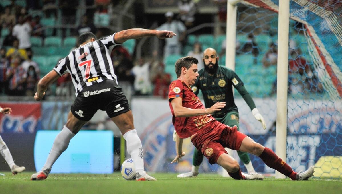 足球队几名队员（足球历史：每队11人的规则是怎样诞生的？）