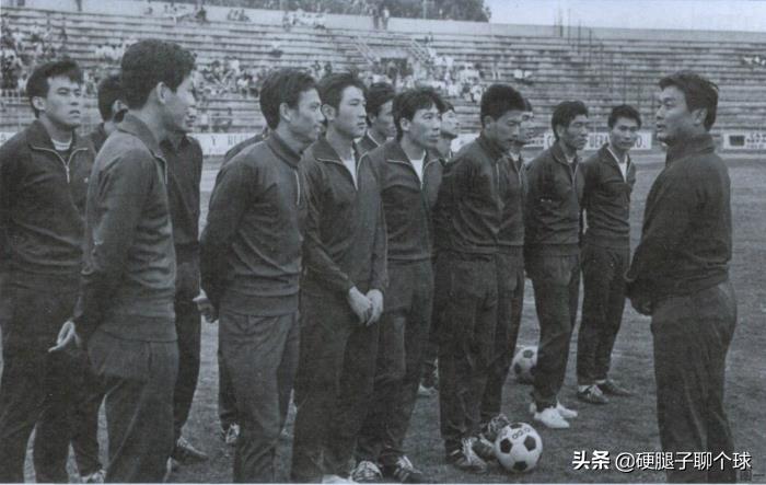 中国男足第一次进世界杯战绩（细数国足历史上，那些令人难忘的第一次）