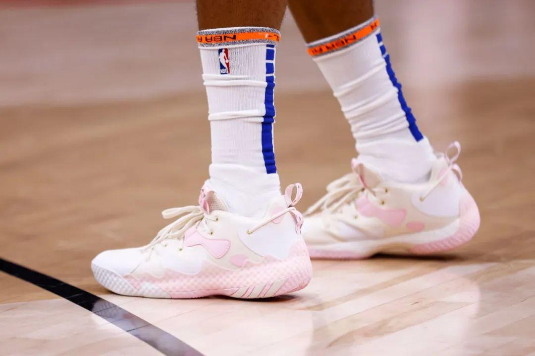 耐克篮球鞋都有哪些明星款(莫兰特、维金斯NBA明星球员季后赛穿了哪些Nike乔丹篮球鞋?)