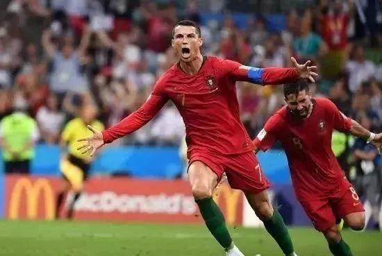 龙虾和世界杯关系(世界杯期间,比C罗还“红”的小龙虾,被球迷3小时吃掉153万只)