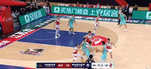 cba冠军扣篮(顶薪合同结束!直接决定退役!再见了,CBA第一个扣篮王+三分王)