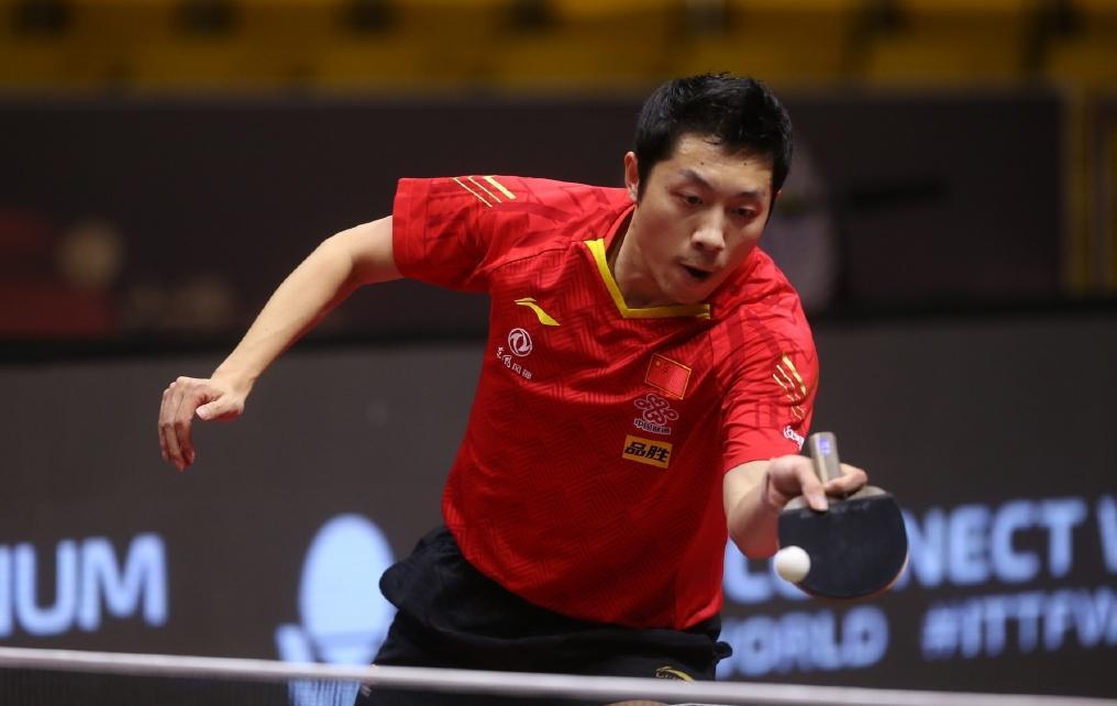 乒乓球怎么判定该谁发球（初学乒乓球业余球友如何接好发球，判断来球长短和旋转其实很简单）