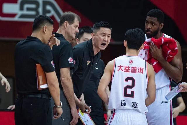 宏远老板娘宏远老板娘吴迪简介(吴迪:易建联的老板娘)