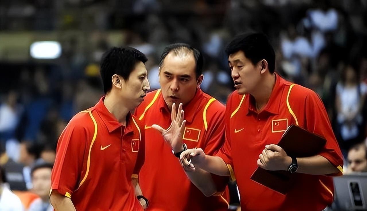 十九年共15位教练（盘点中国男篮历任主教练，从钱澄海到尤纳斯，哪个水平比较高？）