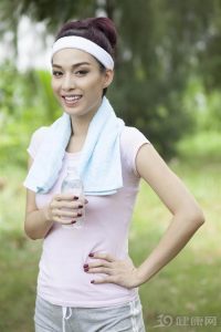 女生瘦胸的最佳运动方法(女生运动怎么防止瘦胸)-华海博客