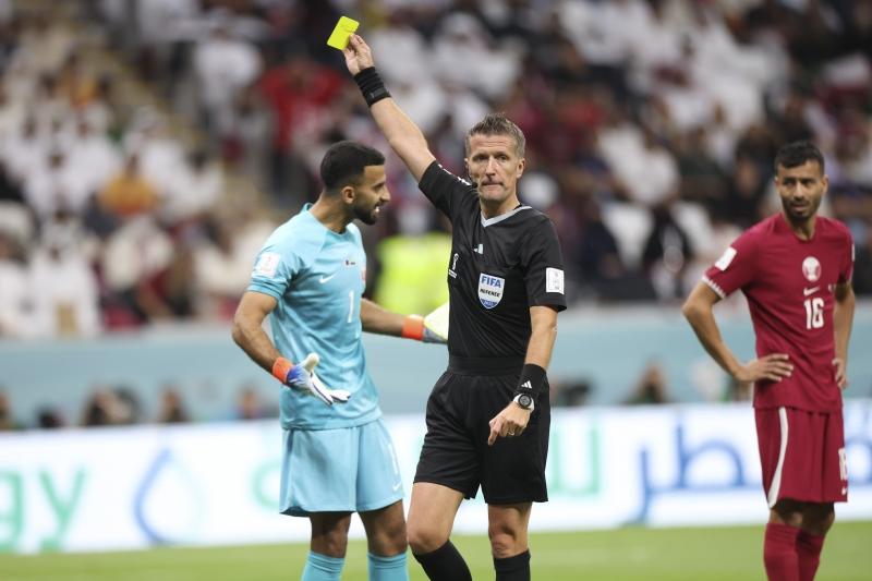 世界杯大型足球赛（盛宴开启！卡塔尔世界杯开幕 东道主首战两球完败上缴昂贵学费）