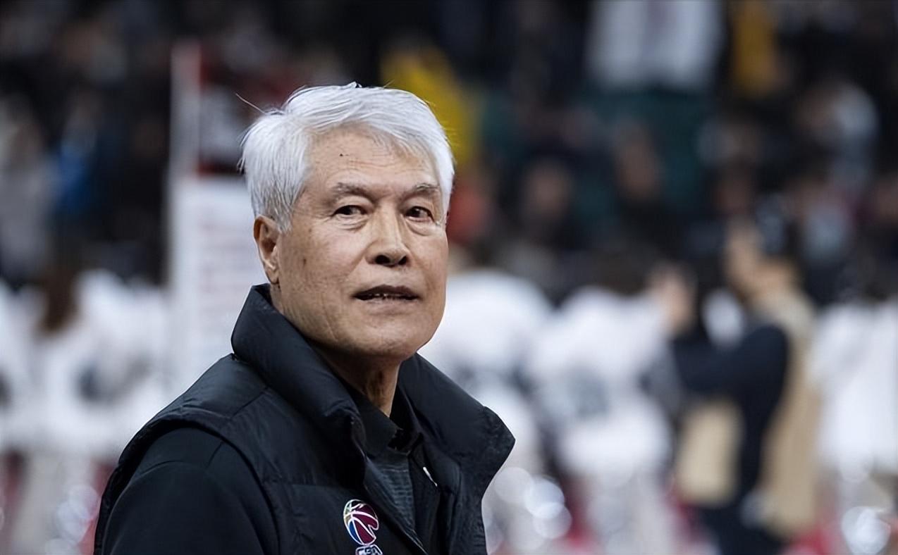 十九年共15位教练（盘点中国男篮历任主教练，从钱澄海到尤纳斯，哪个水平比较高？）