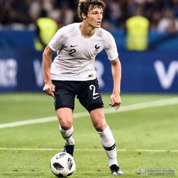 足球场各个区域名称图解（科普！球场上各个位置的职责，现在你知道你的位置需要做什么吗？）